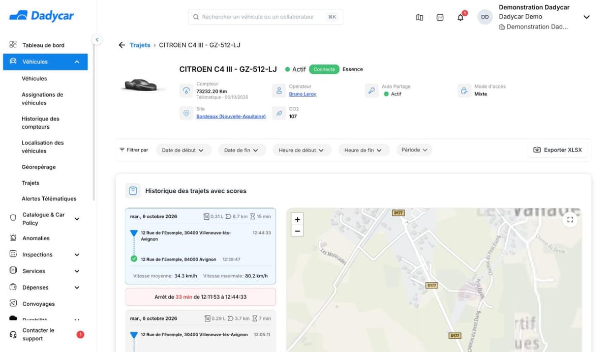 La page des trajets d'un véhicule : l'en-tête avec le compteur, l'opérateur et le site, les filtres de date, d'heure et de période, le bouton Exporter XLSX, puis les trajets avec leur carte
