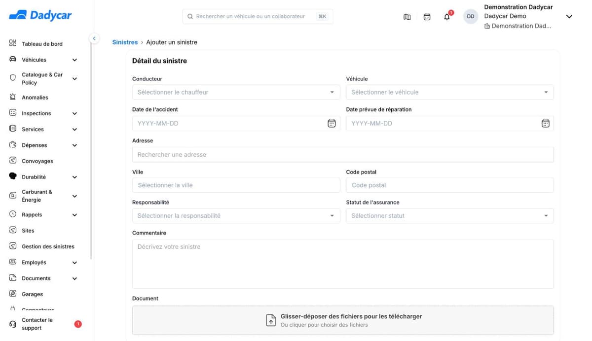 Formulaire Ajouter un sinistre de Dadycar : conducteur, véhicule, dates, adresse, ville, code postal, responsabilité, statut de l'assurance, commentaire, document