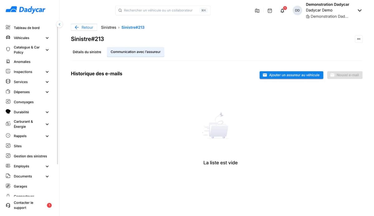 Onglet Communication avec l'assureur d'un sinistre Dadycar : historique des e-mails, boutons Ajouter un assureur au véhicule et Nouvel e-mail