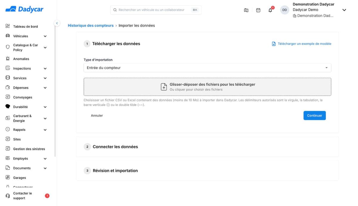 L'assistant Importer les données, étape 1 Télécharger les données : le type d'importation Entrée du compteur, la zone de dépôt de fichier et les boutons Annuler et Continuer