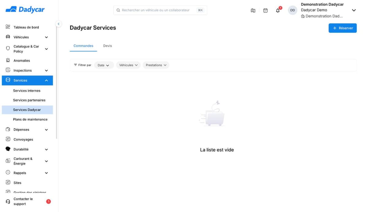 L'écran Dadycar Services : le bouton Réserver en haut à droite, les onglets Commandes et Devis, les filtres Date, Véhicules et Prestations, puis le message « La liste est vide ».